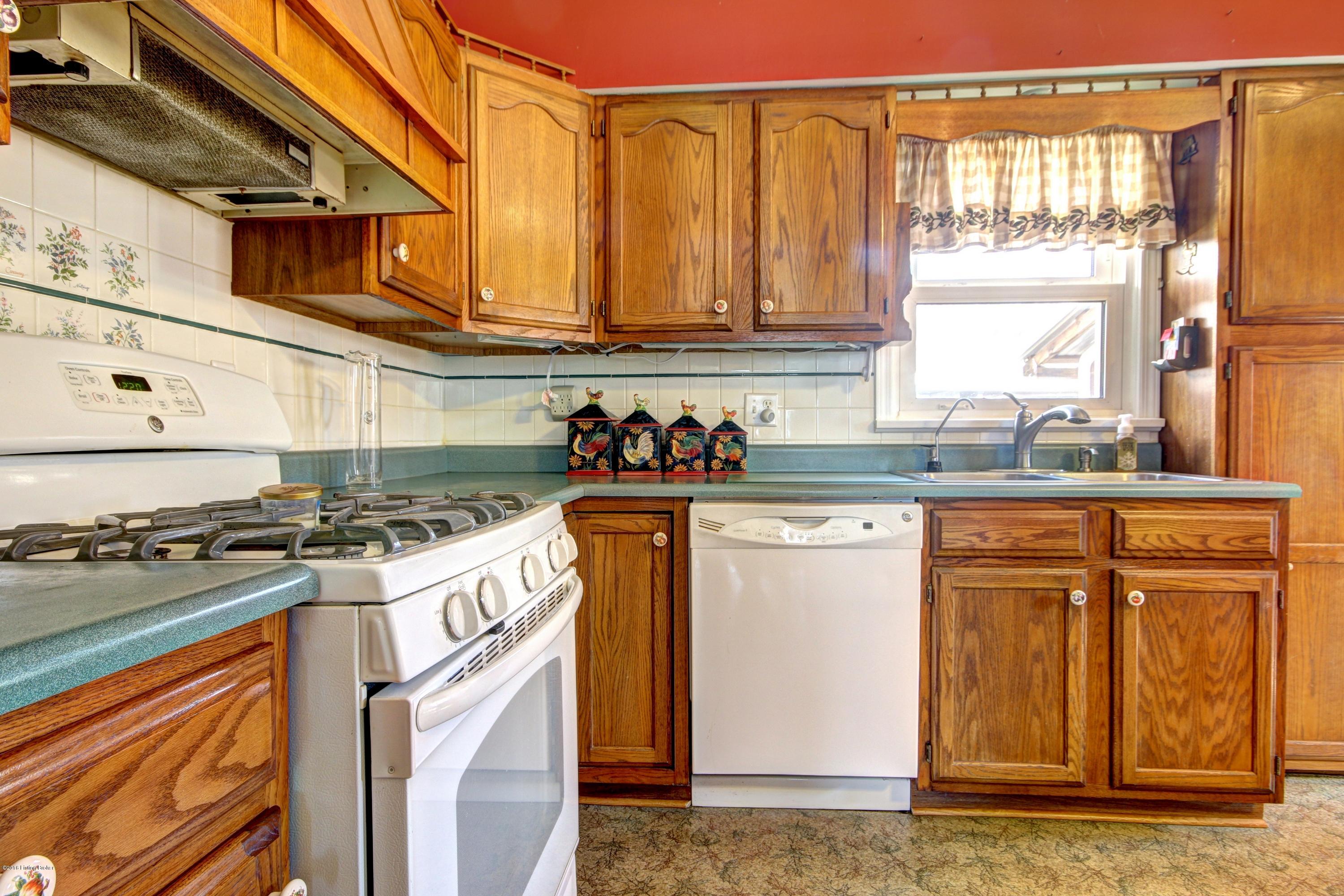 6323 Doe Run Road Louisville, KY 40216 - Photo 13 of 55 Kitchen