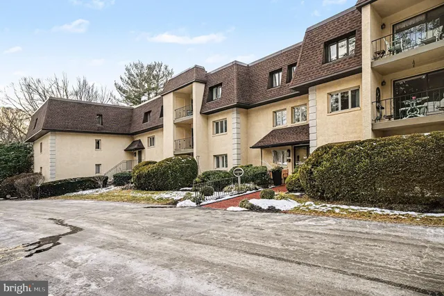 a street view along with residential houses
