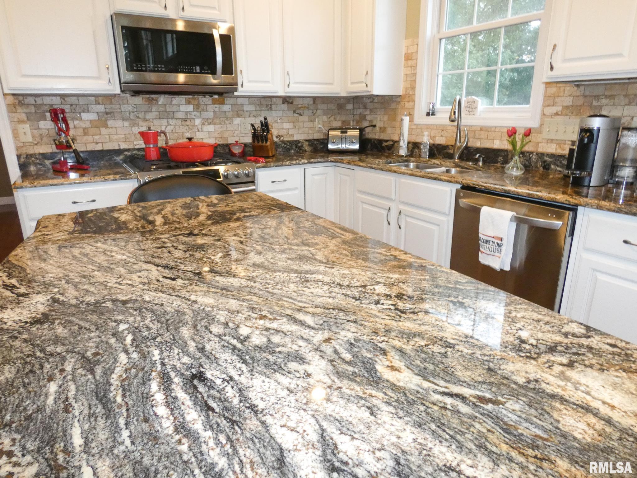 5016 South Diamond Point Mapleton, IL 61547 - Photo 11 of 50 Gallery Image 11