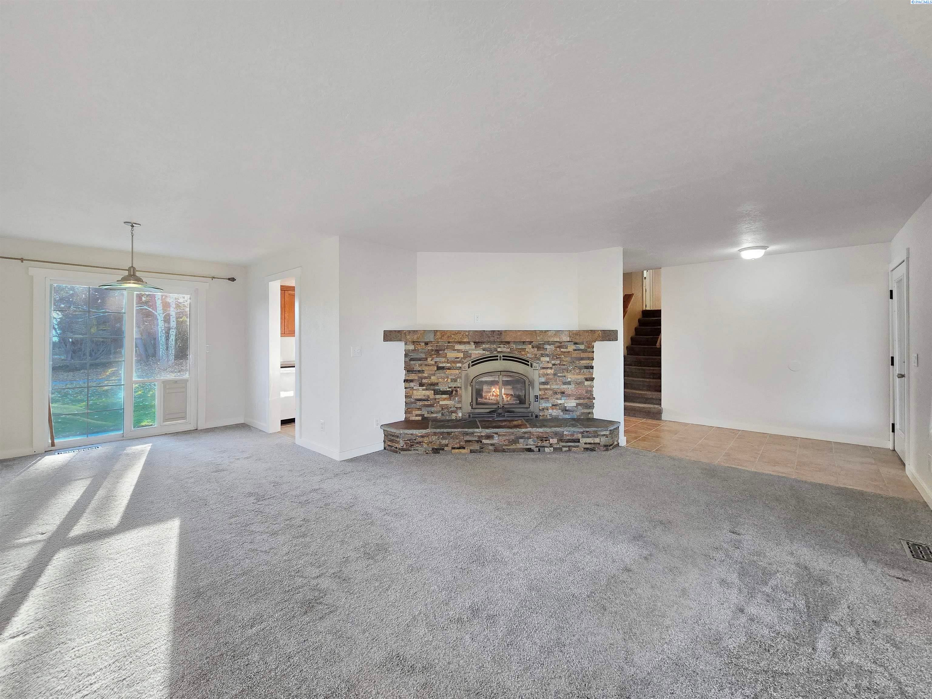 103003 East Vaca Road Kennewick, WA 99338 - Photo 6 of 34 Gallery Image 6