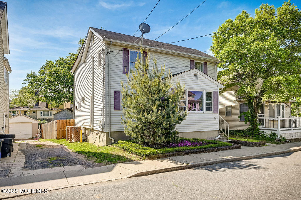 33 Oak Street Keyport, NJ 07735 - Photo 4 of 37 33_oak_st_001