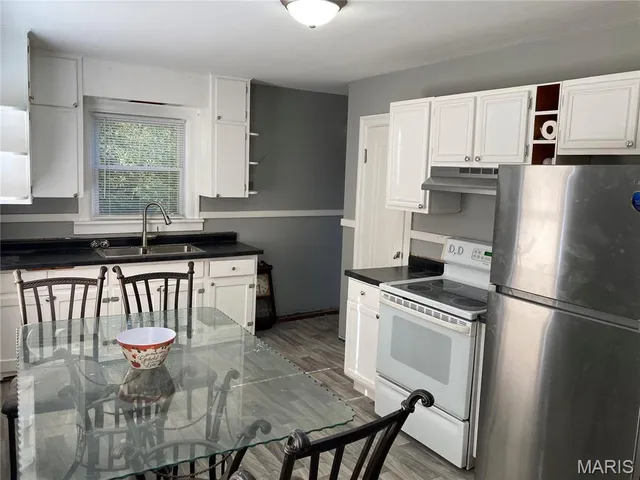 $1,400 | 915 Lindsay Lane, Florissant, MO 63031