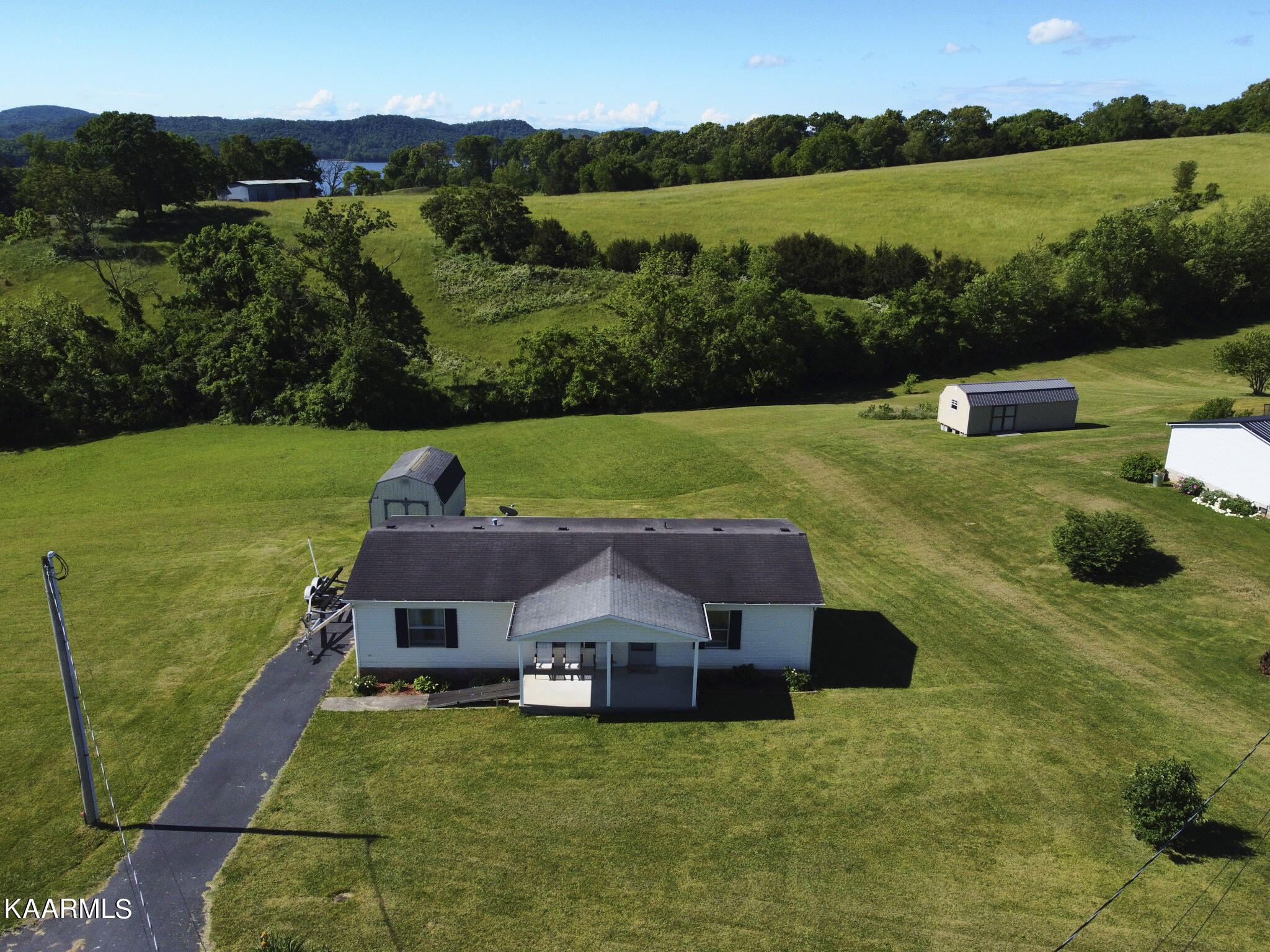 358 Howerton Estates Road Bean Station, TN 37708 - Photo 3 of 37 Howerton Estates Rd 33