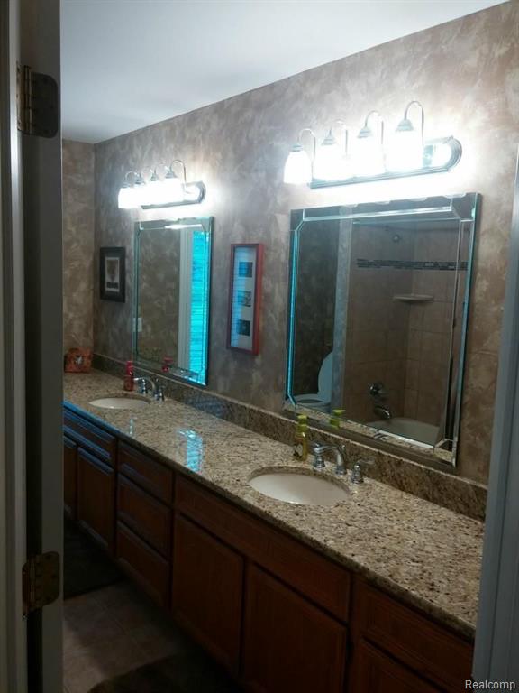 1477 Rochingham Drive Rochester Hills, MI 48309 - Photo 10 of 12