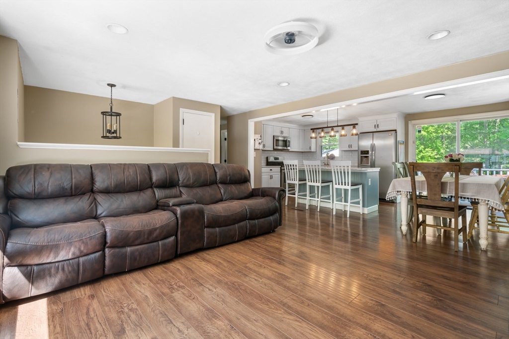 3 Albion Road Billerica, MA 01821 - Photo 10 of 42