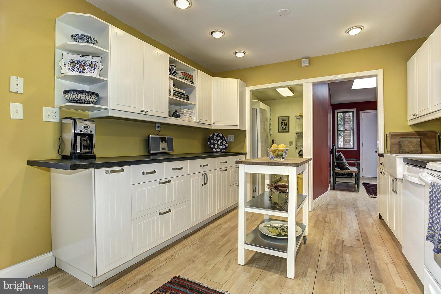 9 Ericsson Road Cabin John, MD 20818 - Photo 4 of 17 Kitchen