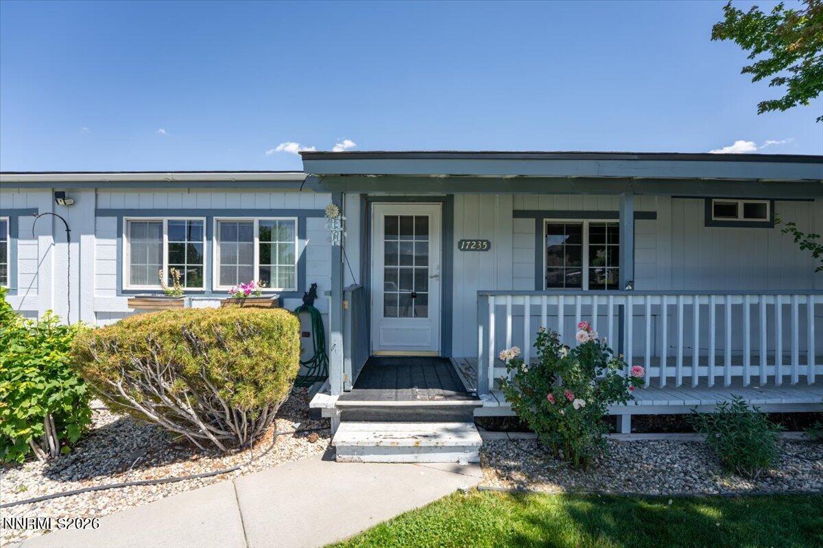 17235 Waxwing Street Reno, NV 89508 - Photo 4 of 49 07-17235 Waxwing St Reno NV 89508 (7 of