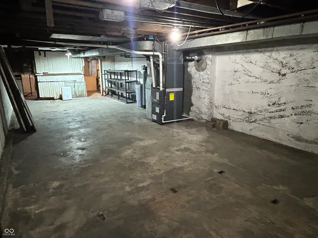 $2,450 | 963 Woodruff Pl W Drive, Indianapolis, IN 46201