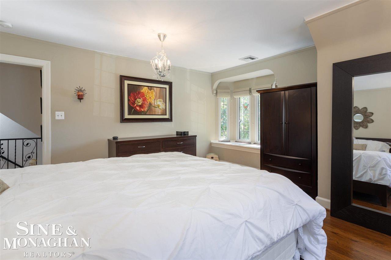 274 Moran Road Grosse Pointe, MI 48236 - Photo 20 of 44 50059922-19.JPG