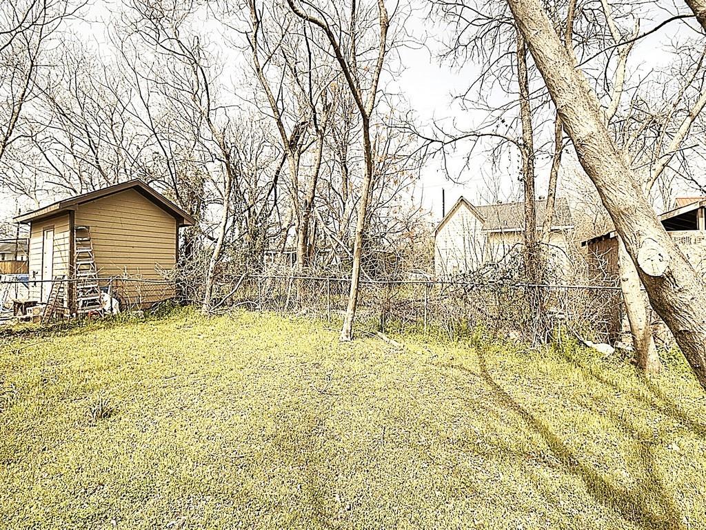 605 Olive Street Cleburne, TX 76031 - Photo 29 of 40 View of yard with fence