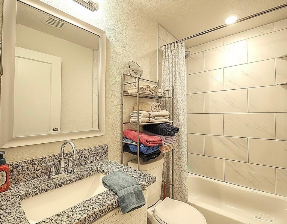 605 Olive Street Cleburne, TX 76031 - Photo 38 of 40 Virtually Staged