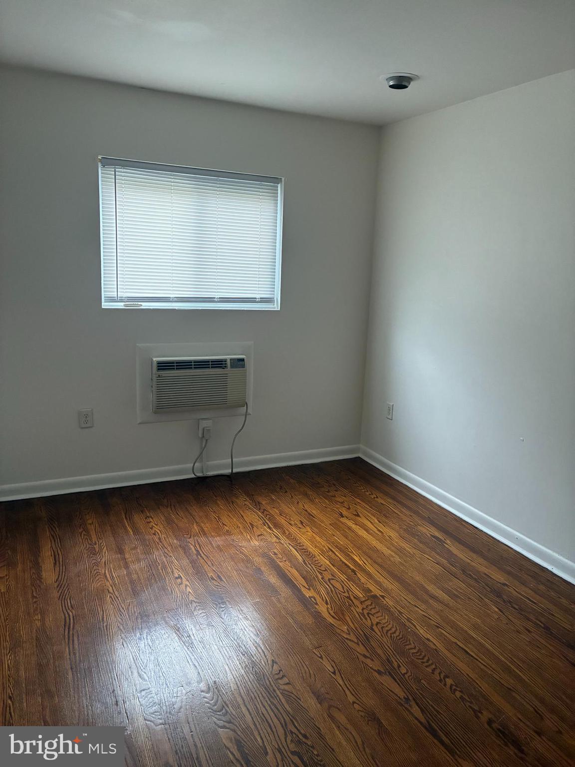 7524 Brentwood Road Philadelphia, PA 19151 - Photo 5 of 6