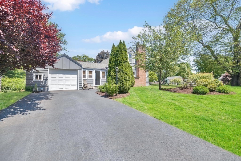 70 Bolton Street Springfield, MA 01119 - Photo 2 of 23 Gallery Image 2