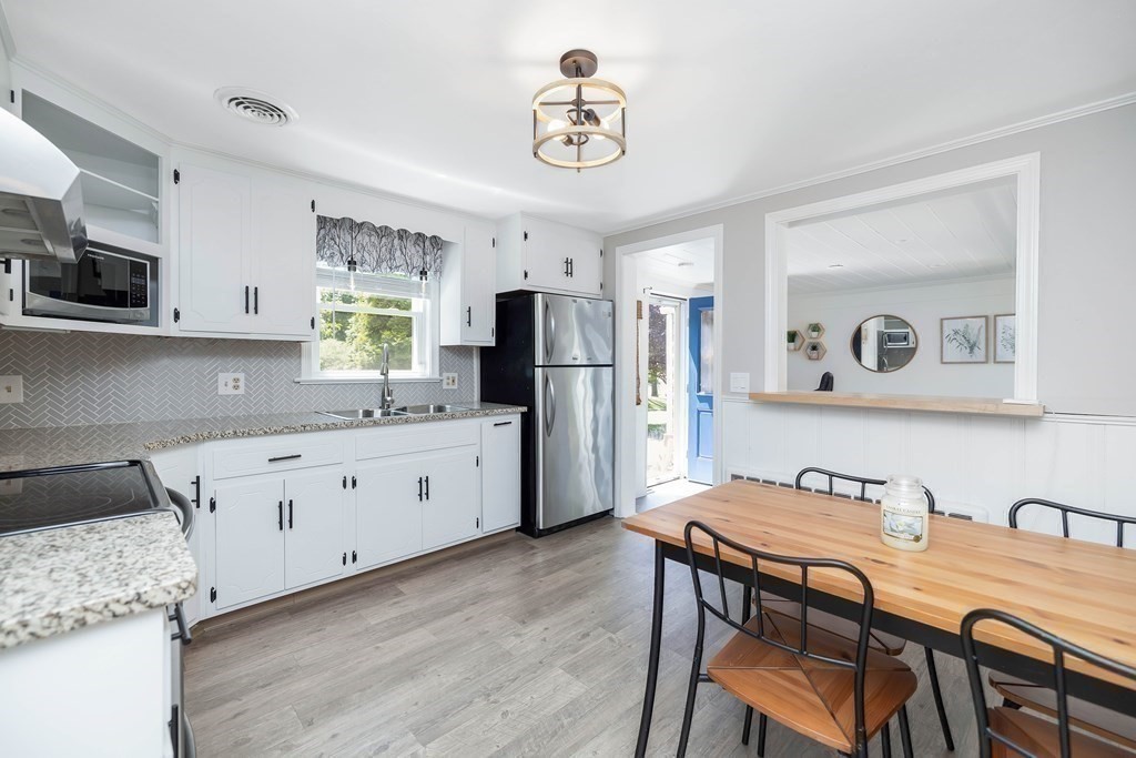 70 Bolton Street Springfield, MA 01119 - Photo 6 of 23 Gallery Image 6