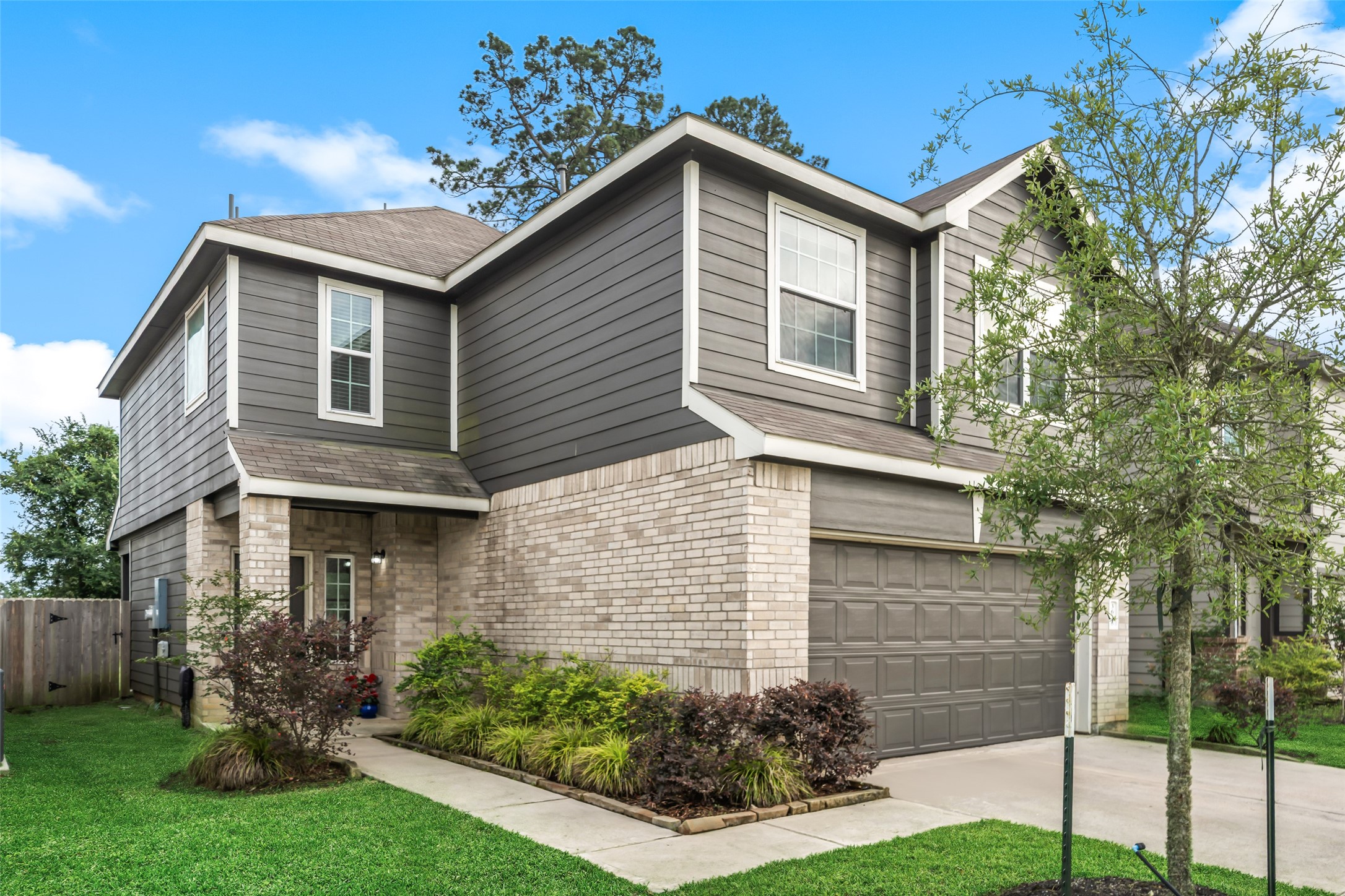 3628 Cub Drive Conroe, TX 77301 - Photo 2 of 32 This LIKE NEW home has been meticulously maintained.