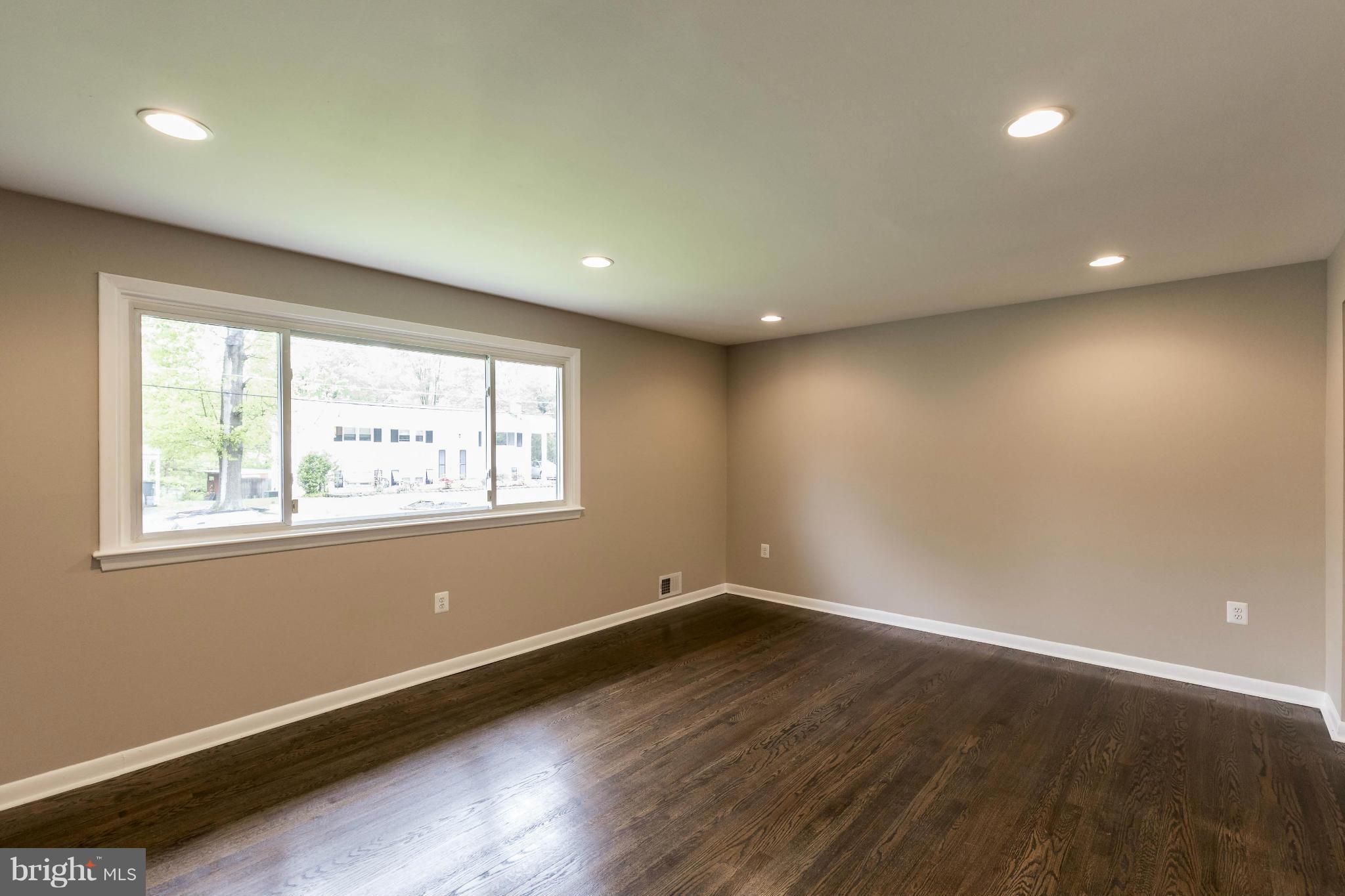 4609 Sharon Road Temple Hills, MD 20748 - Photo 15 of 19 Family Room