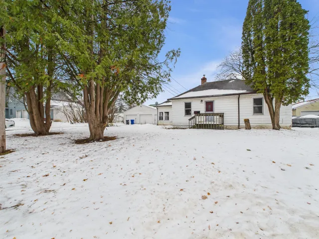 $164,750 | 827 Pedersen Street, St. Paul, MN 55119