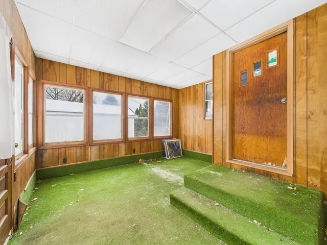 $164,750 | 827 Pedersen Street, St. Paul, MN 55119