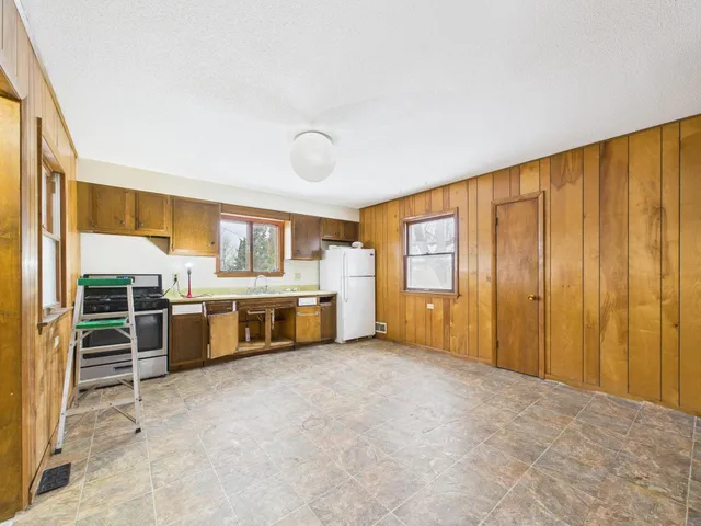 $164,750 | 827 Pedersen Street, St. Paul, MN 55119