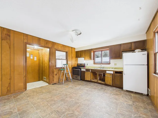 $164,750 | 827 Pedersen Street, St. Paul, MN 55119