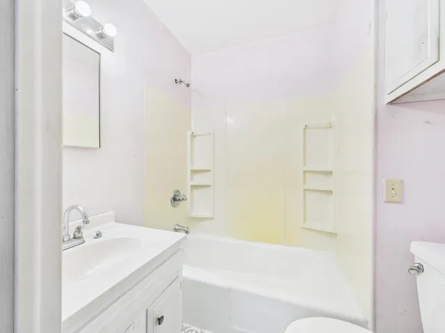 $164,750 | 827 Pedersen Street, St. Paul, MN 55119