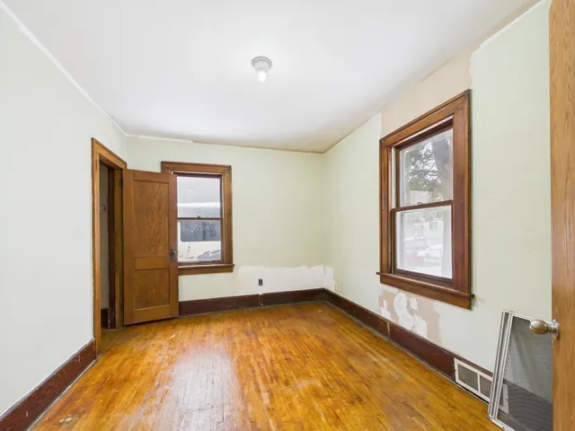 $164,750 | 827 Pedersen Street, St. Paul, MN 55119