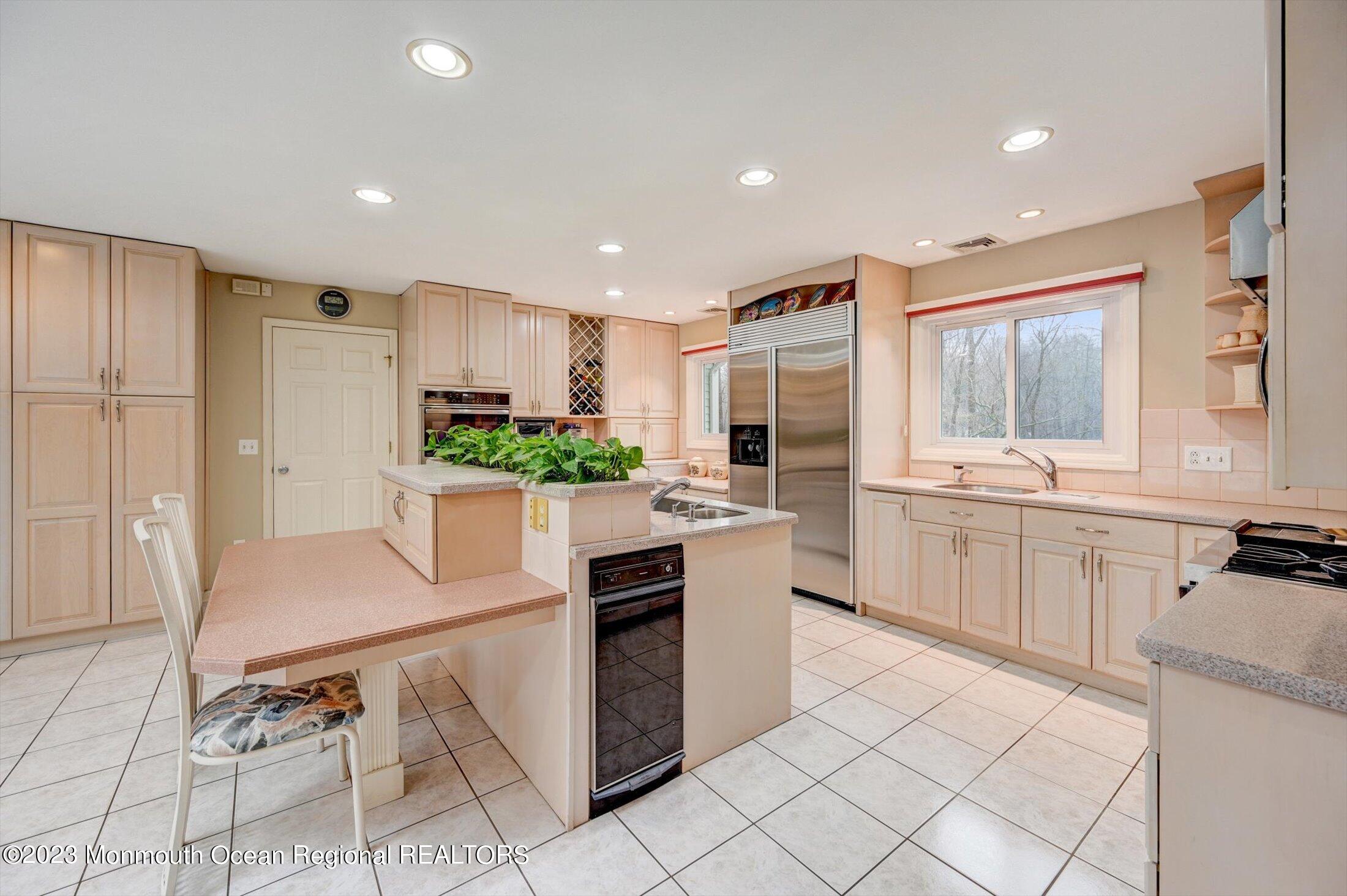 34 Huntley Road Holmdel, NJ 07733 - Photo 19 of 63 Kitchen