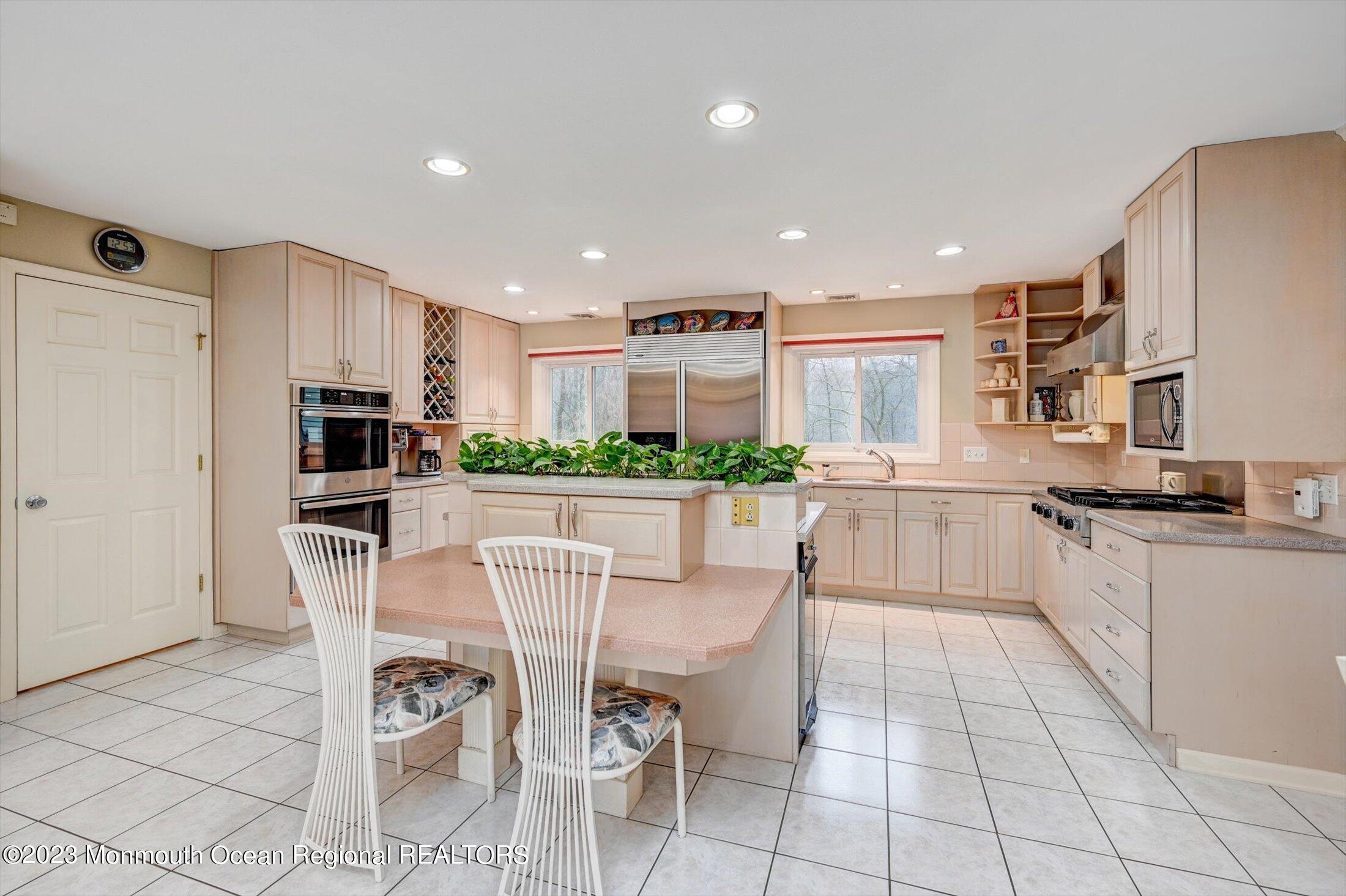 34 Huntley Road Holmdel, NJ 07733 - Photo 20 of 63 Kitchen
