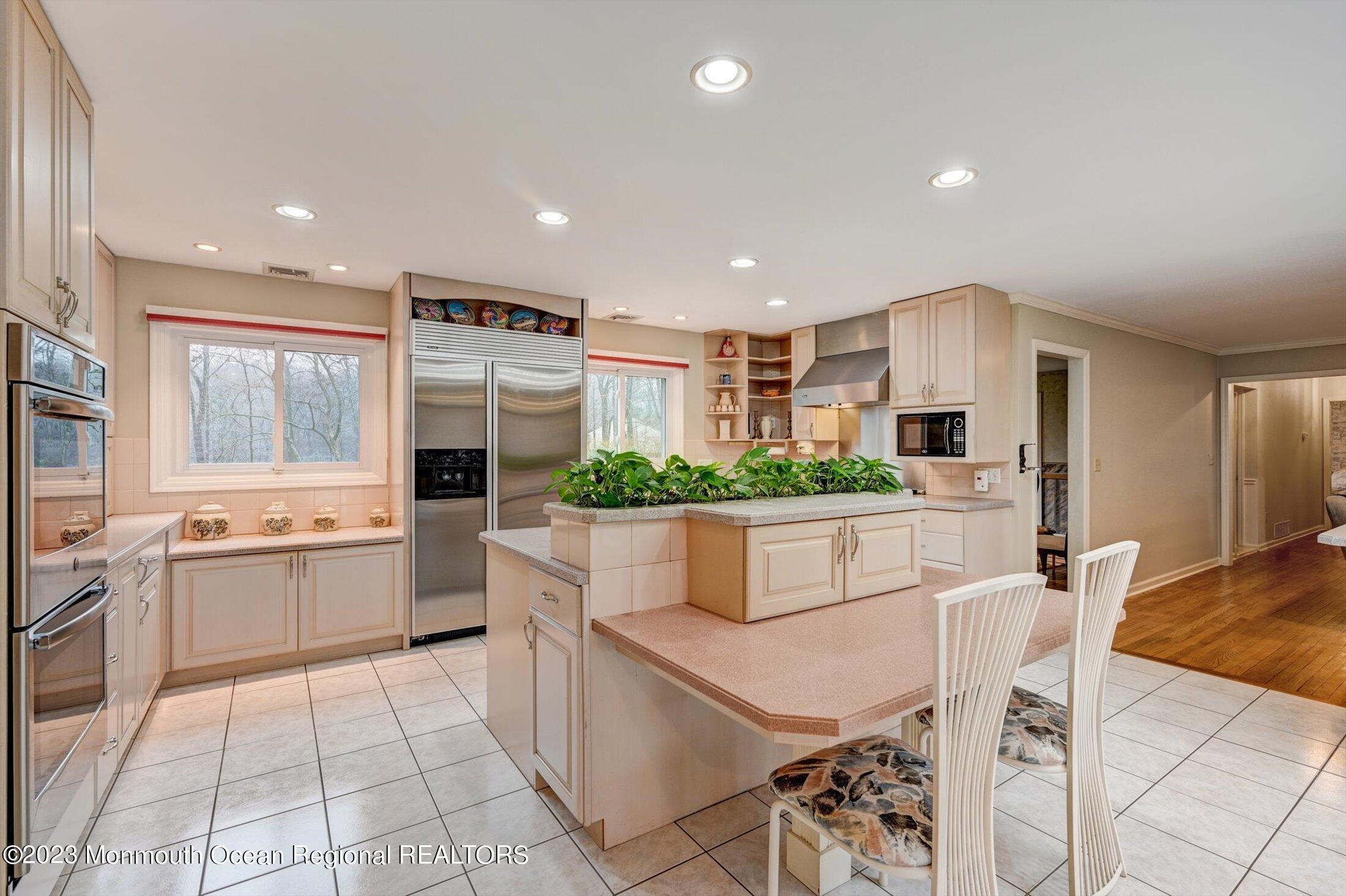 34 Huntley Road Holmdel, NJ 07733 - Photo 21 of 63 Kitchen
