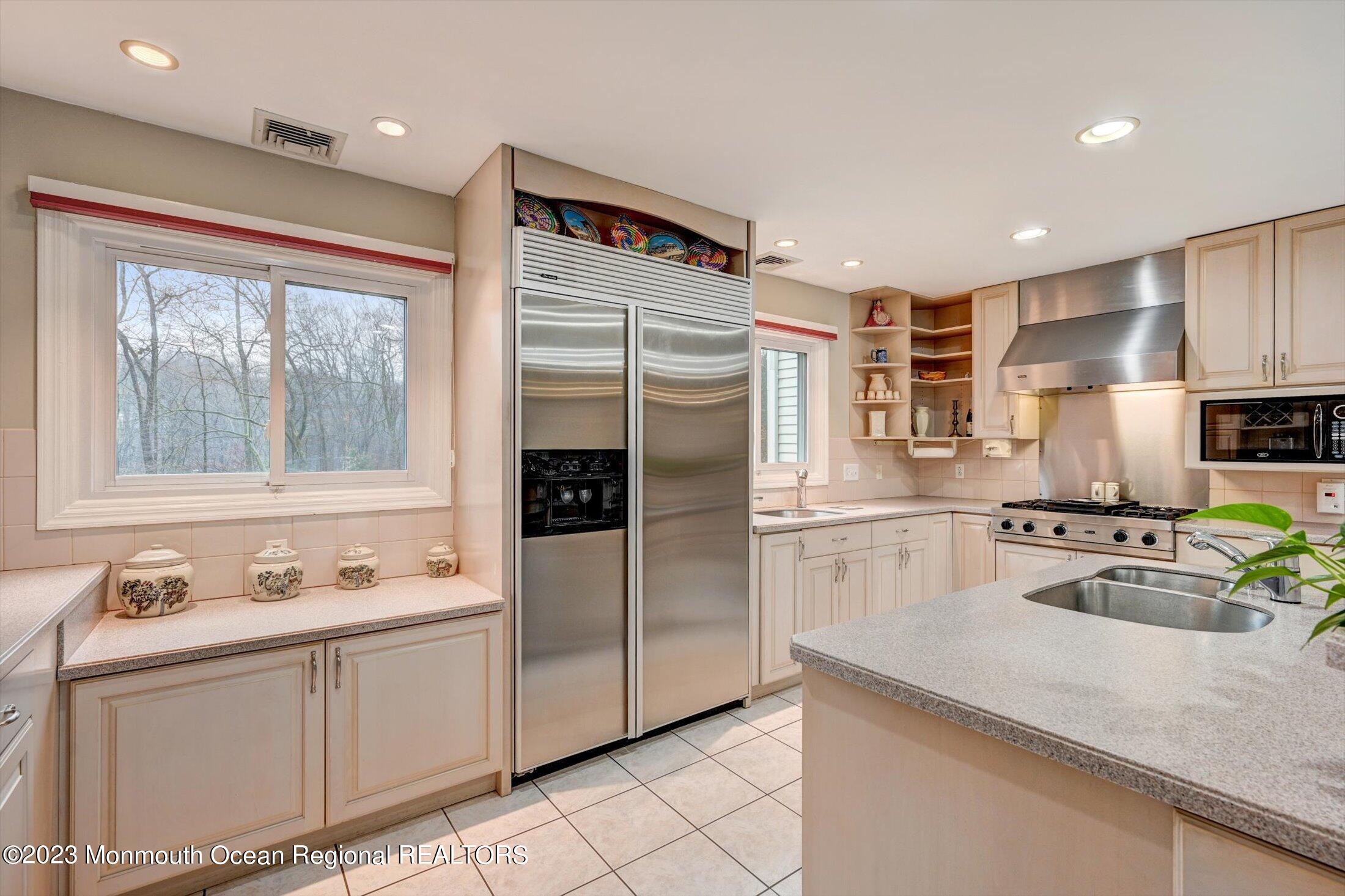 34 Huntley Road Holmdel, NJ 07733 - Photo 22 of 63 Kitchen