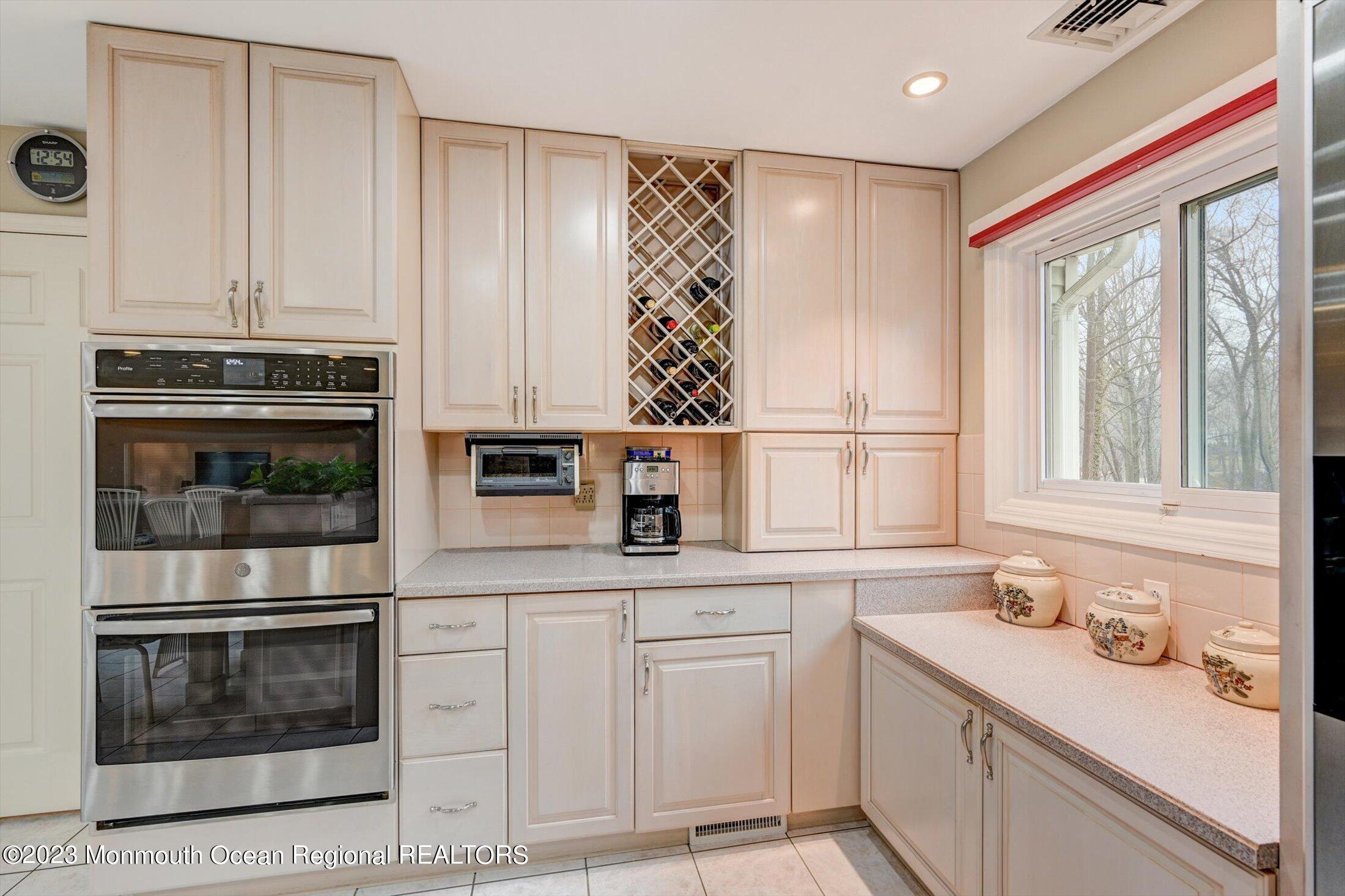 34 Huntley Road Holmdel, NJ 07733 - Photo 23 of 63 Kitchen