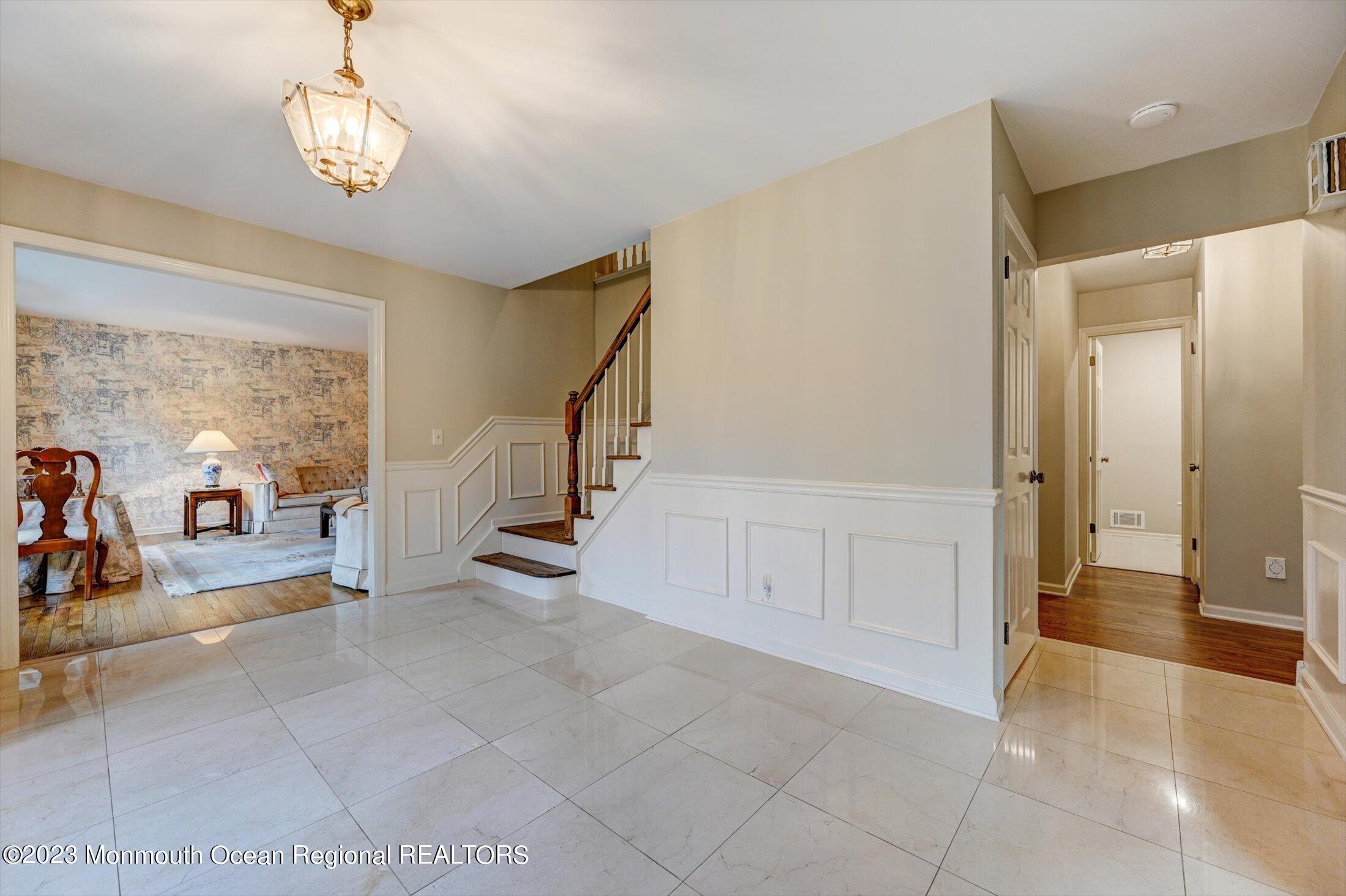 34 Huntley Road Holmdel, NJ 07733 - Photo 8 of 63 Foyer