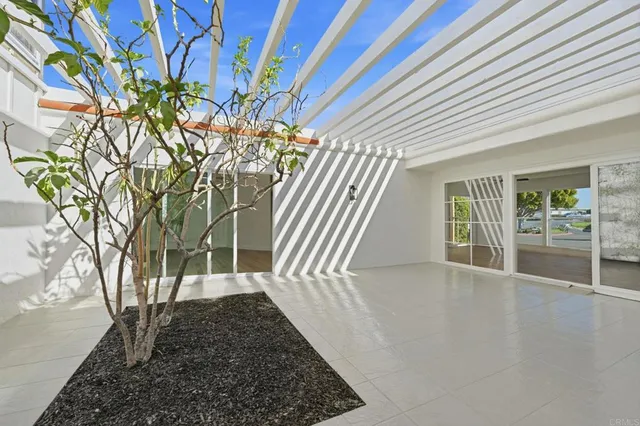 $619,000 | 3621 Vista Campana South, Unit 52, Oceanside, CA 92057