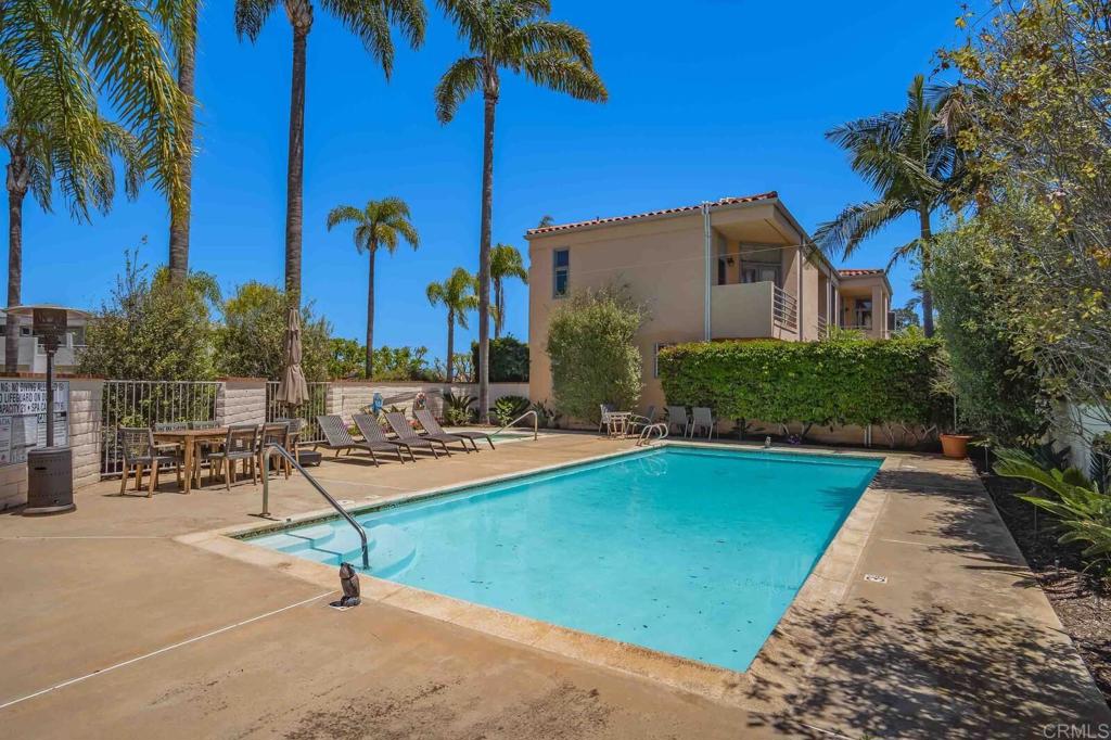 109 Rios Court Solana Beach, CA 92075 - Photo 11 of 45