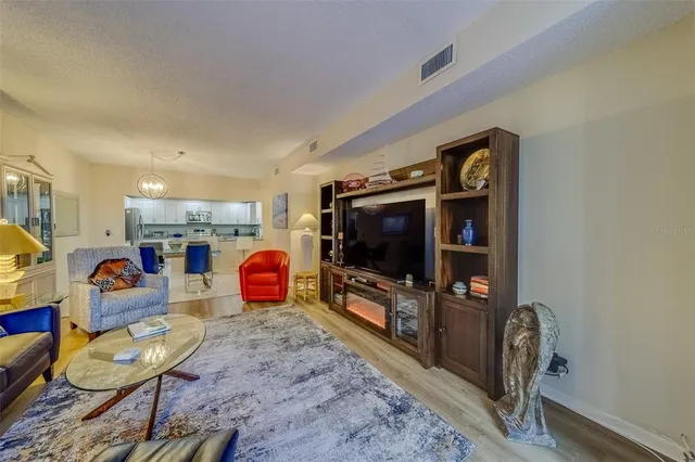 $629,000 | 6 Belleview Boulevard, Unit 105, Belleair, FL 33756