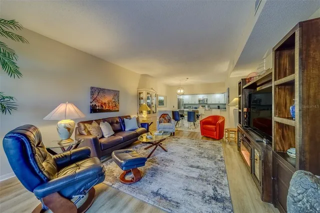 $629,000 | 6 Belleview Boulevard, Unit 105, Belleair, FL 33756