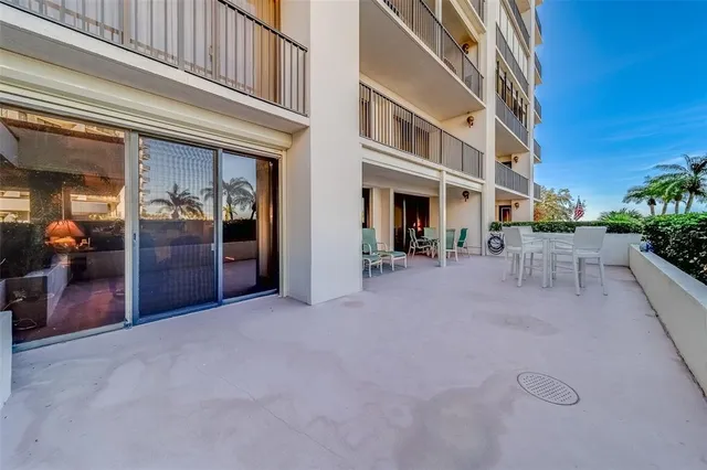 $629,000 | 6 Belleview Boulevard, Unit 105, Belleair, FL 33756