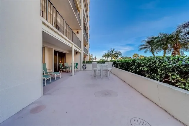$629,000 | 6 Belleview Boulevard, Unit 105, Belleair, FL 33756