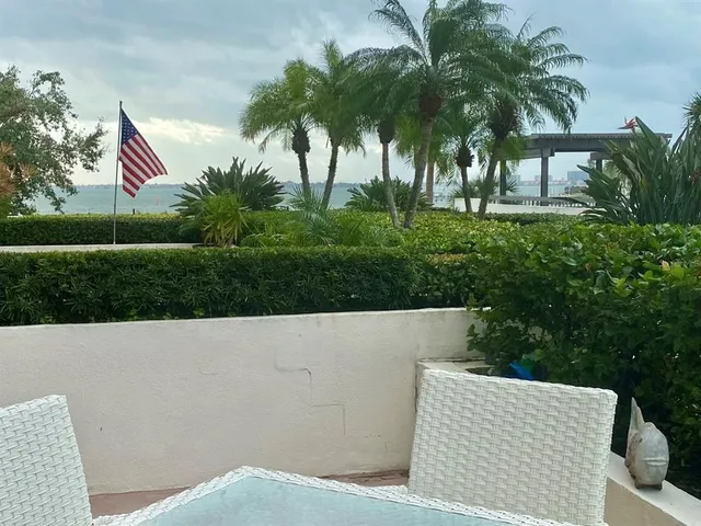 $629,000 | 6 Belleview Boulevard, Unit 105, Belleair, FL 33756