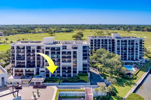 $629,000 | 6 Belleview Boulevard, Unit 105, Belleair, FL 33756