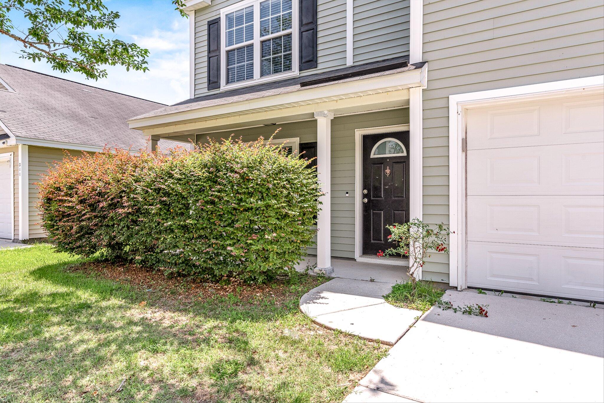 209 Emerald Isle Drive Moncks Corner, SC 29461 - Photo 3 of 39 041-209 Emerald Isle_e-3