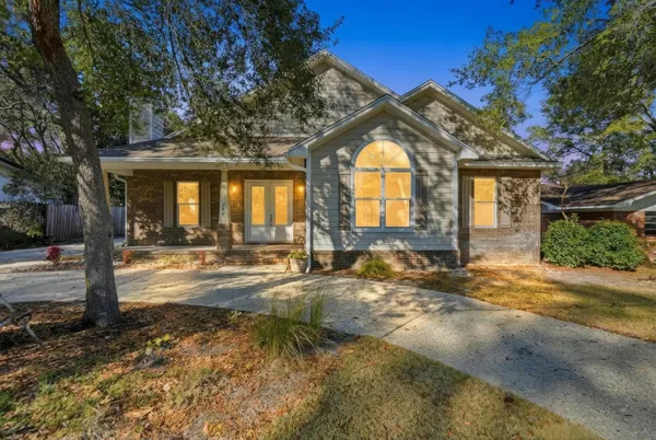 $755,000 | 266 Florida Avenue, Valparaiso, FL 32580