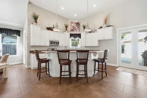 $740,000 | 266 Florida Avenue, Valparaiso, FL 32580