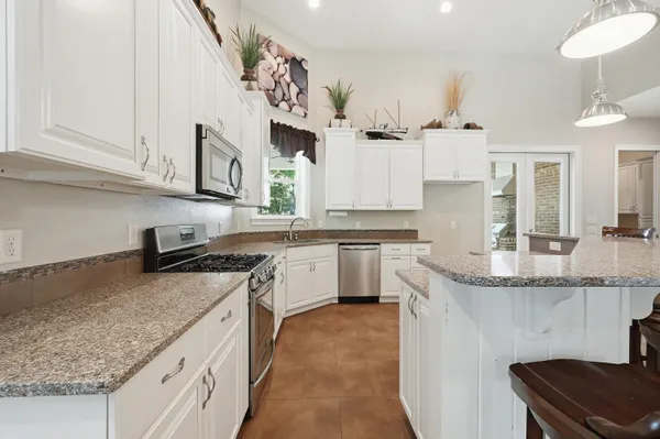 $740,000 | 266 Florida Avenue, Valparaiso, FL 32580