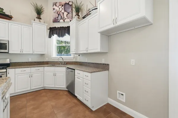 $740,000 | 266 Florida Avenue, Valparaiso, FL 32580