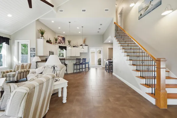 $740,000 | 266 Florida Avenue, Valparaiso, FL 32580