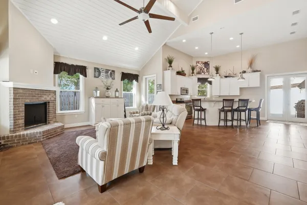 $740,000 | 266 Florida Avenue, Valparaiso, FL 32580