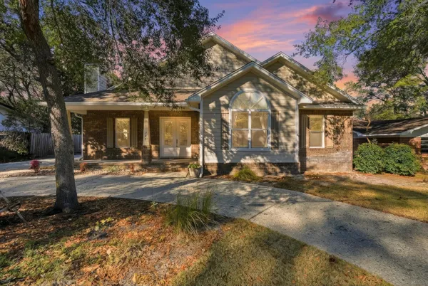 $740,000 | 266 Florida Avenue, Valparaiso, FL 32580