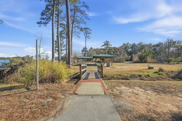 $740,000 | 266 Florida Avenue, Valparaiso, FL 32580
