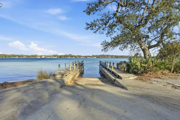 $740,000 | 266 Florida Avenue, Valparaiso, FL 32580